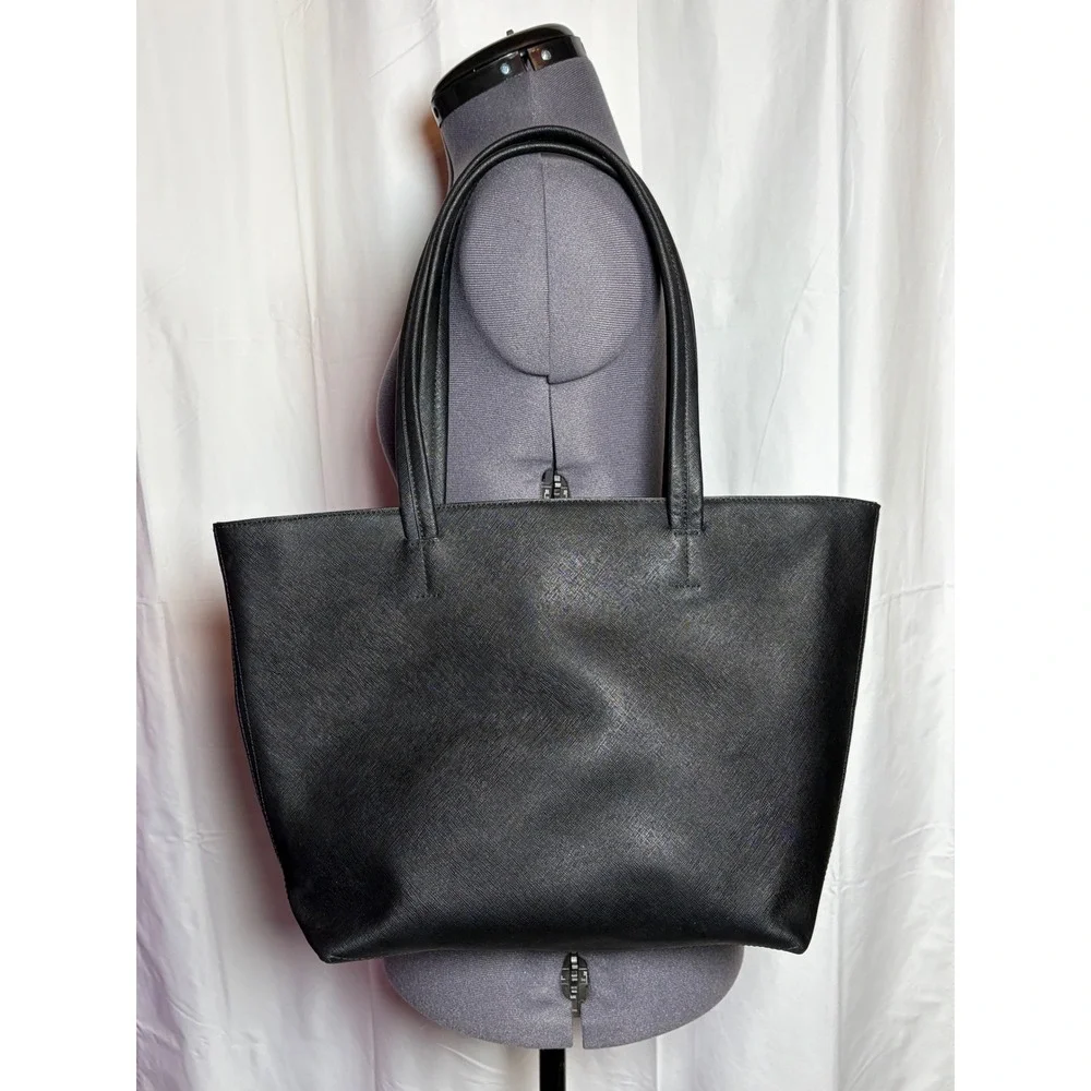 Vince Camuto Leila tote bag in black Saffiano leather Shoulder Bag‎ Purse